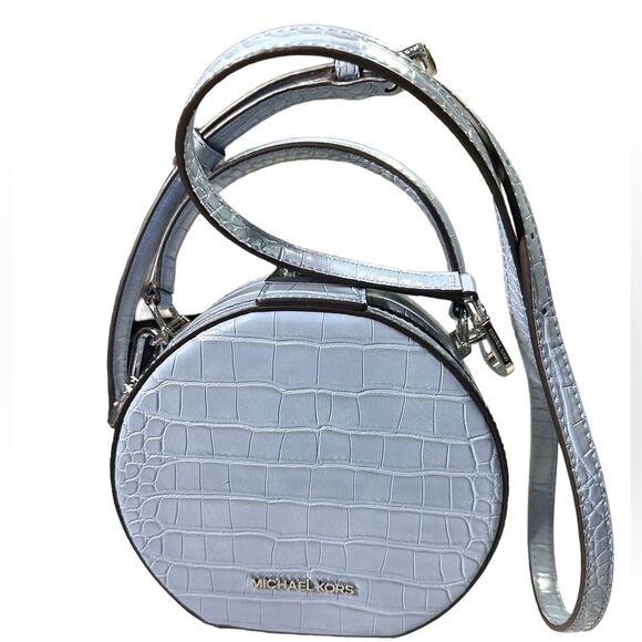 Michael Kors Serena
Bag Light Blue Embossed Crocodile
Glamorous crossbody - Picture 1 of 12
